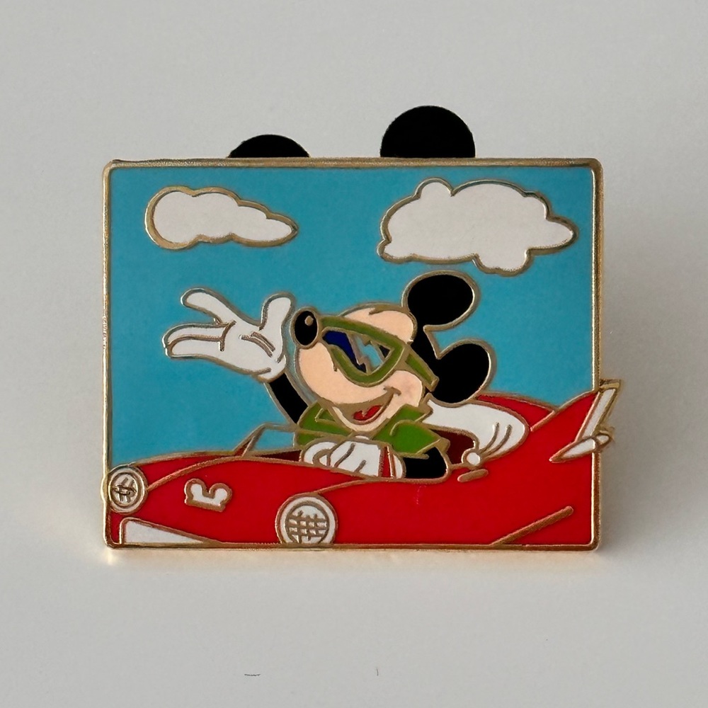Disney WDW Cast Lanyard Series Mickey Mouse Cruisin Pin